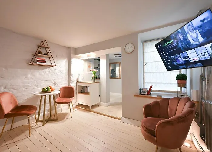 Apartment Heart Of Old Town - Walk To Everything!